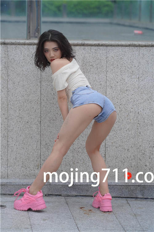 魔镜街拍 （视频）跳舞的女孩[MP4/10GB]预览图片
