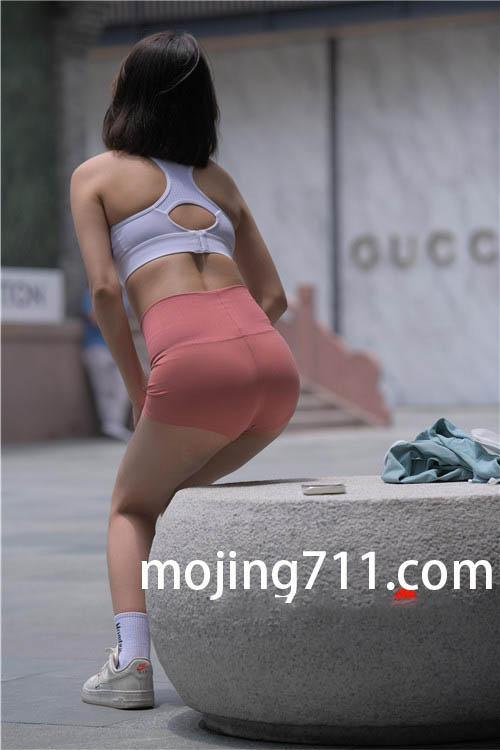 魔镜街拍 （视频）橙色运动服短裤[8G/MP4]预览图片