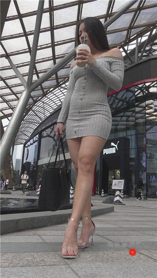 魔镜街拍 模拍漂亮的连体包臀丰腴美女（一）[3.04G/MP4]预览图片