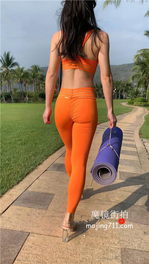 魔镜街拍 第二篇：盛夏橙色瑜伽裤  [5.17G/MP4]预览图片