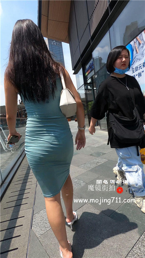 魔镜街拍 （视频一）性感紧身包臀绿裙 [7.04G/MP4]预览图片