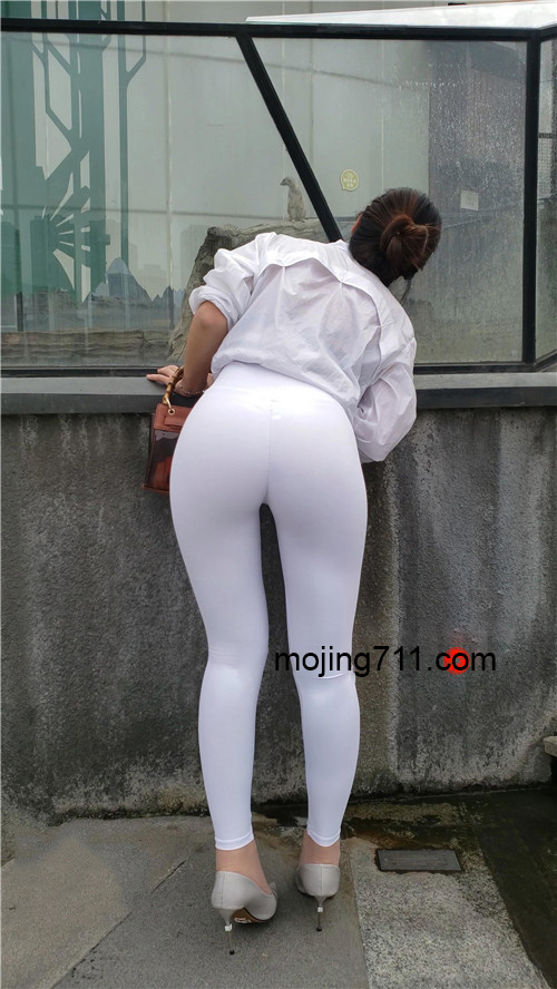 魔镜街拍 （视频）凯恩 白裤女人 [12.01G/MP4] 预览图片