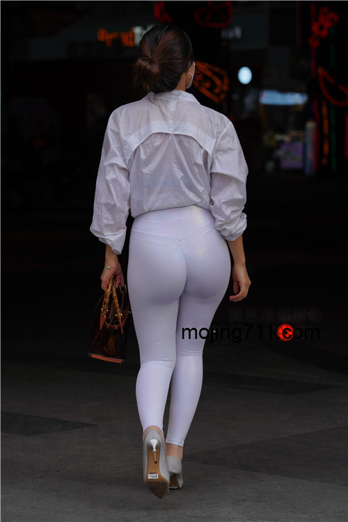 魔镜街拍 （套图）凯恩 白裤女人 [10G/JPG]  预览图片