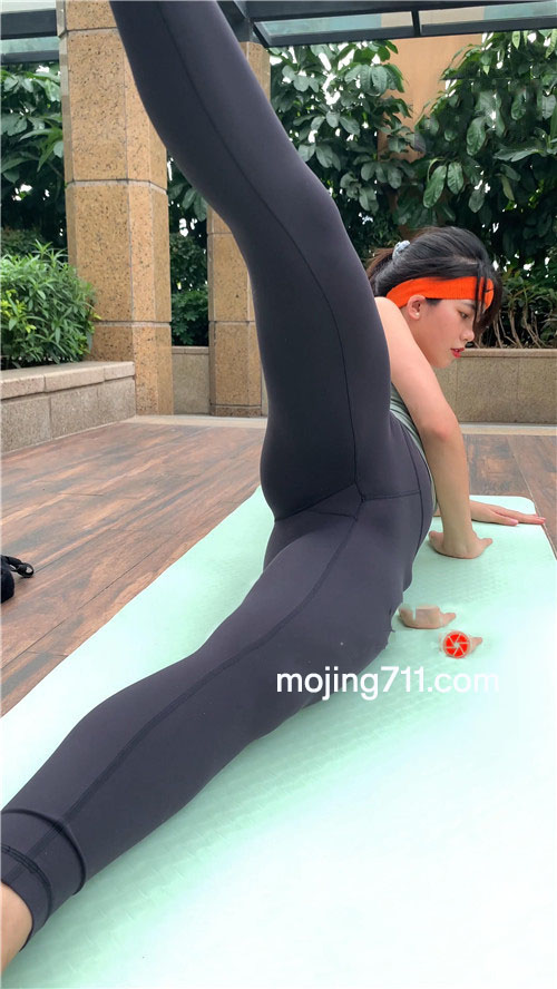 魔镜街拍 （视频）黑色瑜伽裤 [8.2G/MP4] 预览图片