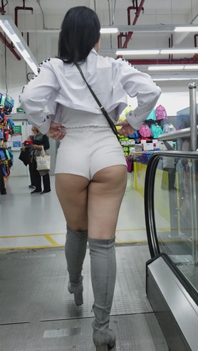 魔镜街拍 模拍性感的丰满白色短裤美女（二）[3.79G/MP4]封面图片